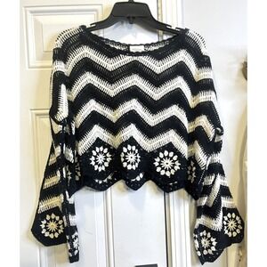 Crochet Bell Sleeve Sweater Womens S M Black Cream Hippie Flower Boutique 70s